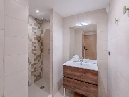 Appartement moderne 2 pièces, proche pistes, Courchevel : photo 8