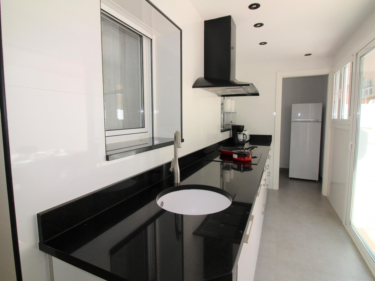 Appartement 80 m² rénové, terrasse et parking à Roses - Photo 12