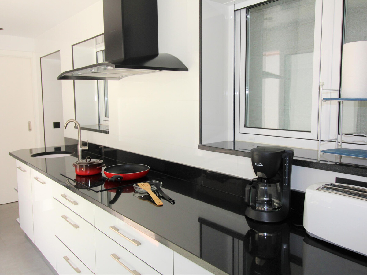 Appartement 80 m² rénové, terrasse et parking à Roses - Photo 13