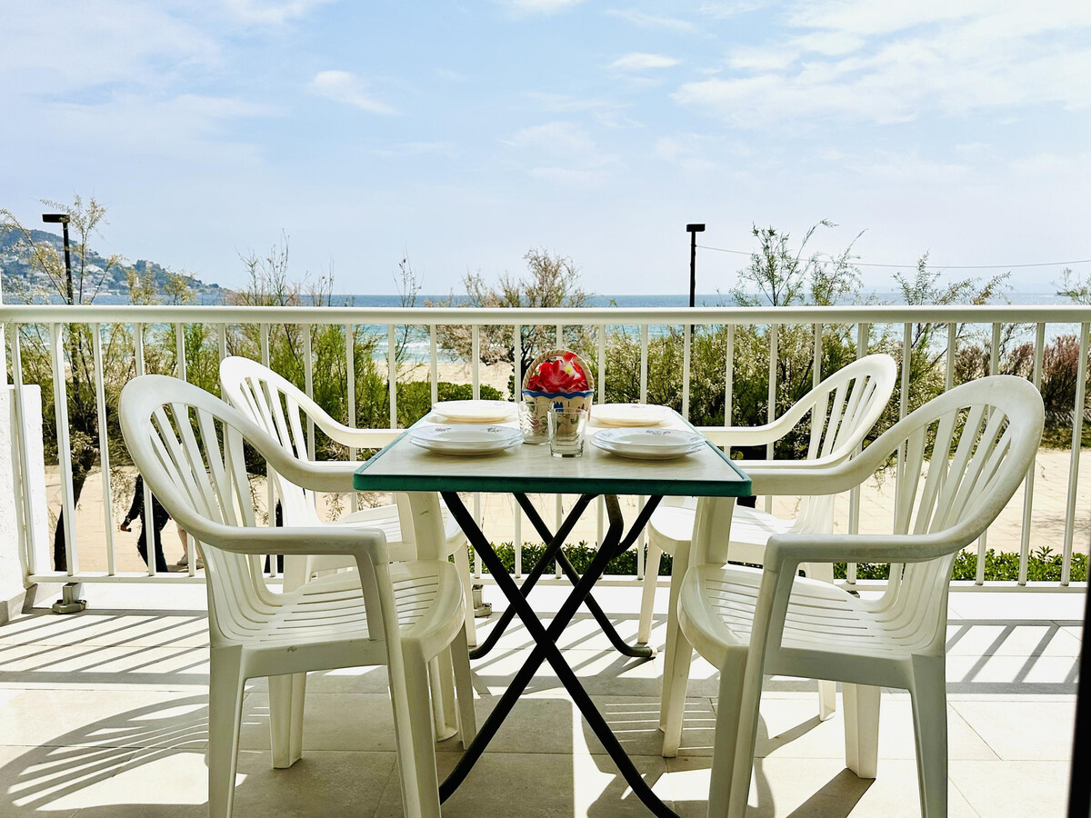 Appartement vue mer, terrasse 12 m² à Roses - Photo 4