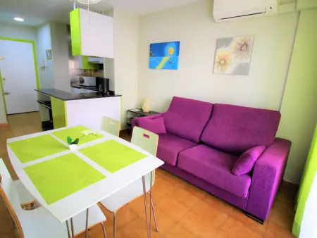 Studio rénové avec climatisation au centre de Roses, 300 m de la plage : photo 2