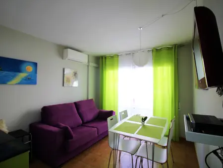 Studio rénové avec climatisation au centre de Roses, 300 m de la plage : photo 4
