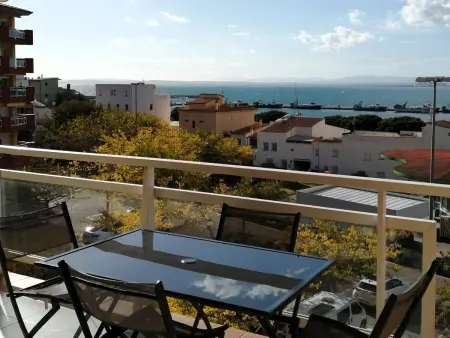 Appartement lumineux avec terrasse privée près de la plage à Roses : photo 2