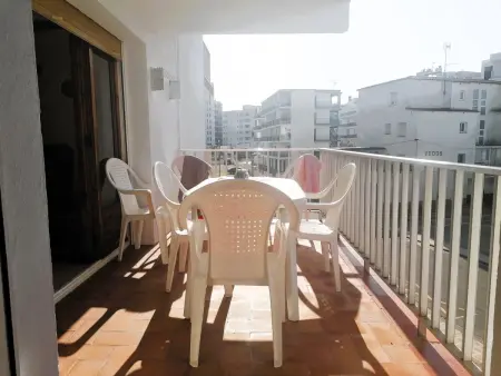 Appartement 6 pers. Roses, 80 m de la mer, terrasse 15 m² : photo 2