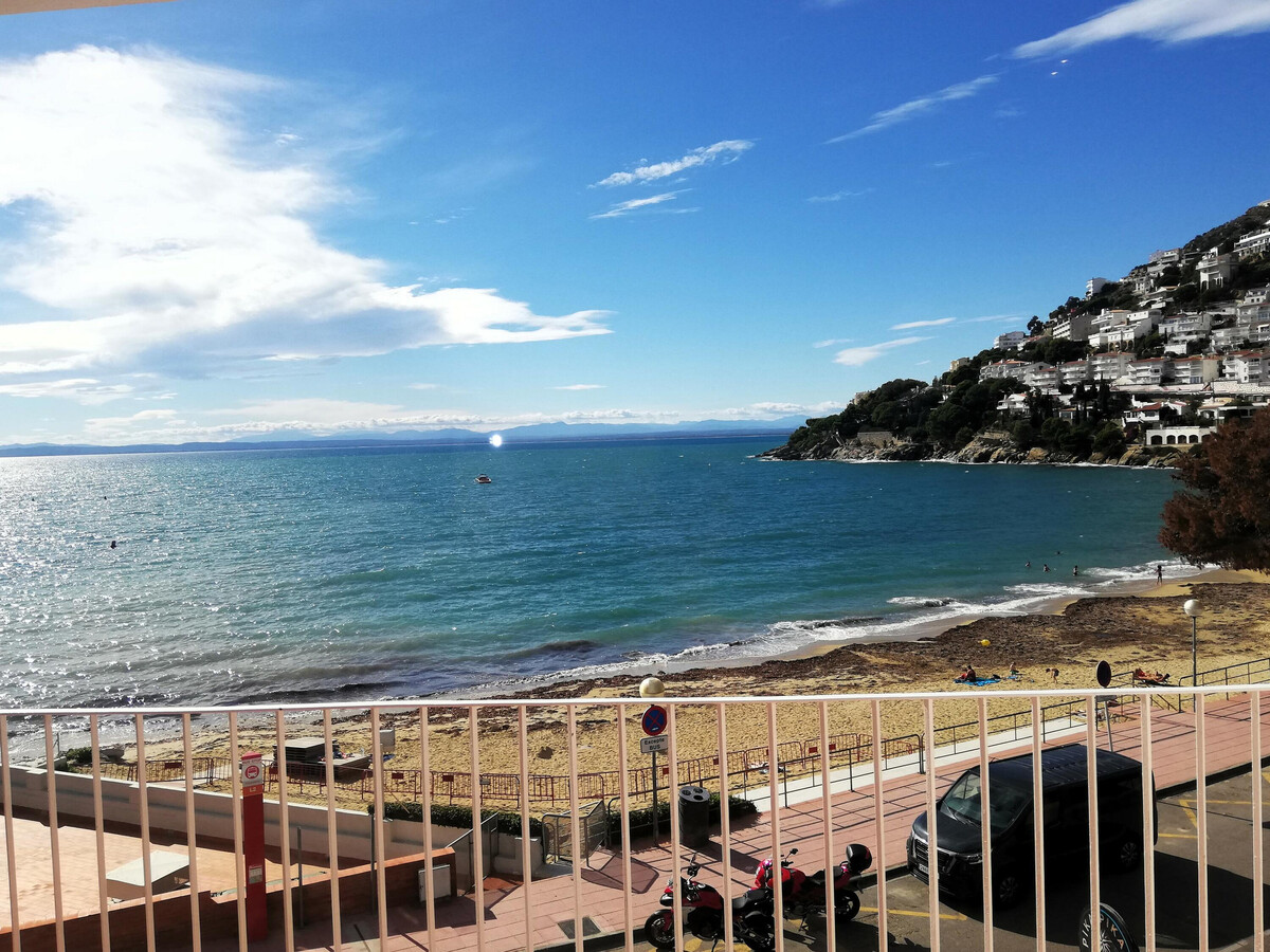 Appartement 6 pers. deuxième ligne de plage à Roses - Photo 3