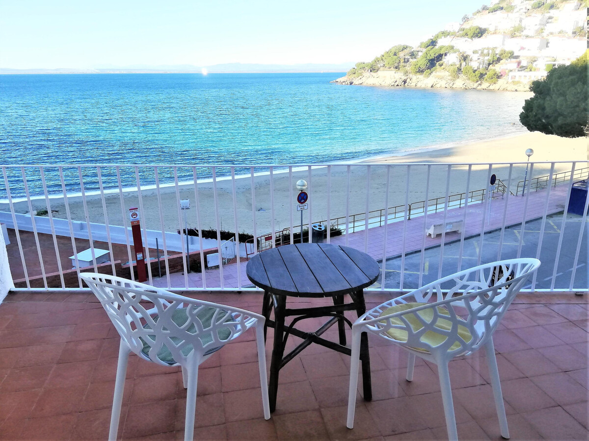 Appartement 6 pers. deuxième ligne de plage à Roses - Photo 4