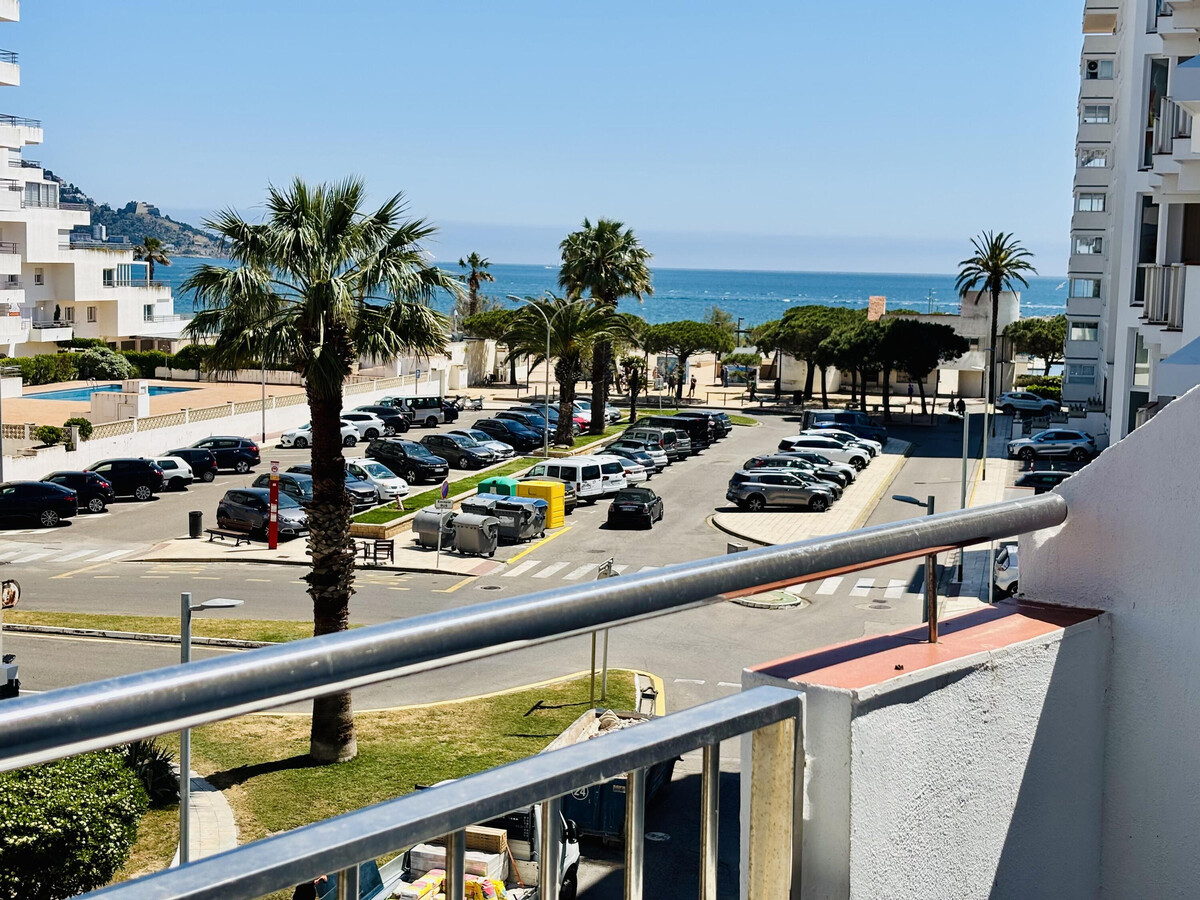Appart 4 pers. face mer, terrasse vue Roses - Photo 1