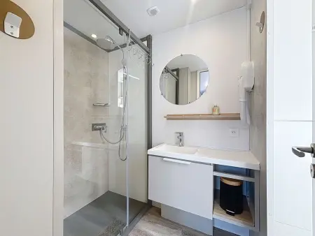 Mobil-home tout confort 6 pers, 3 ch, 2 sdb, piscine, à 200m de la plage, plein cœur de Jullouville - Photo 7