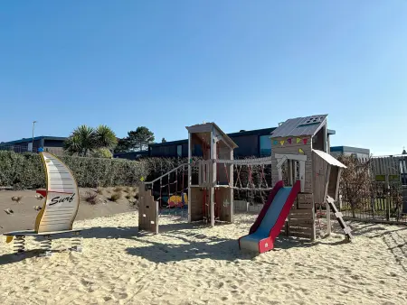Mobil-home tout confort 6 pers, 3 ch, 2 sdb, piscine, à 200m de la plage, plein cœur de Jullouville - Photo 15