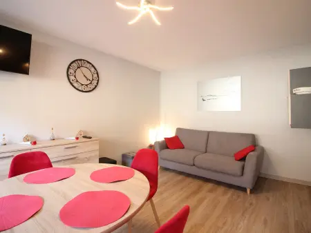 T2 rénové 35m² avec balcon et parking au Mont-Dore : photo 2