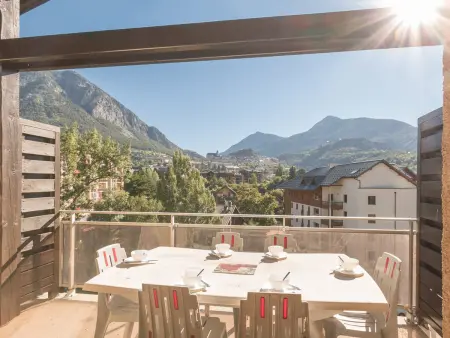 Duplex 3 pièces avec balcon vue montagne à Briançon : photo 3