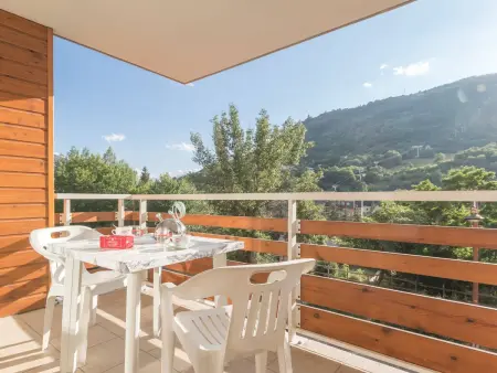 Location appartement à Briançon, Charmant 2 pièces avec balcon proche télécabine à Briançon