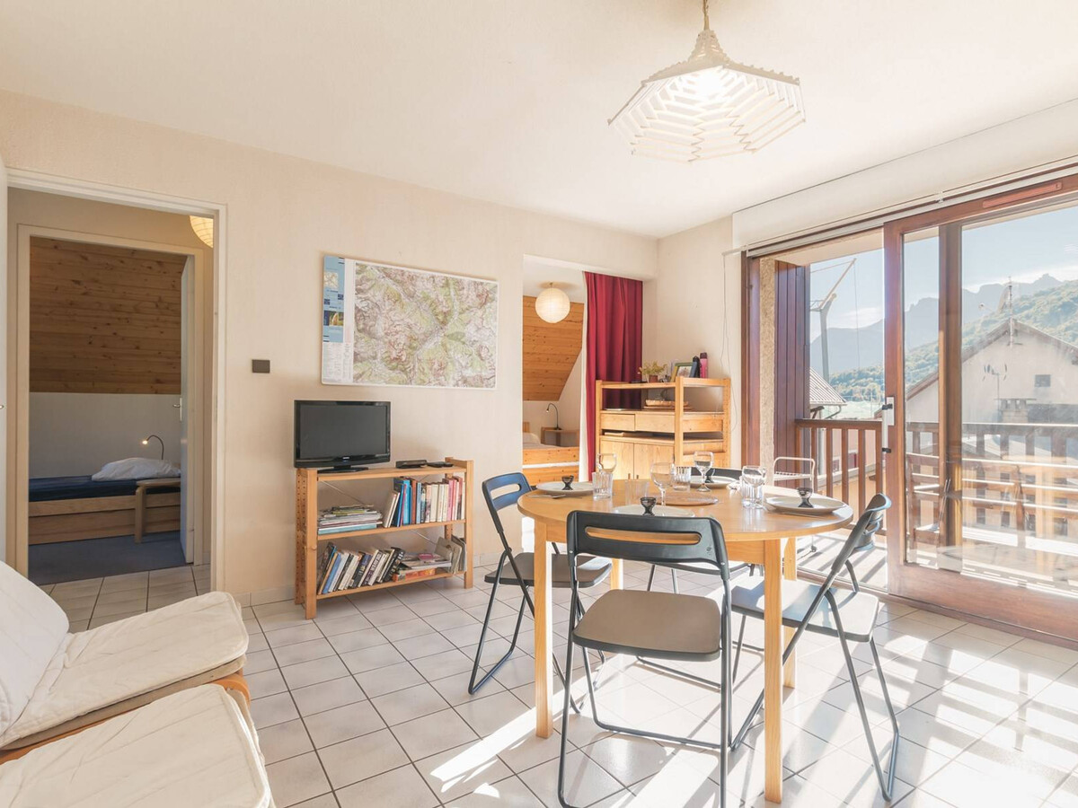 Appartement 2 pièces centre Briançon, balcon sud-ouest - Photo 2