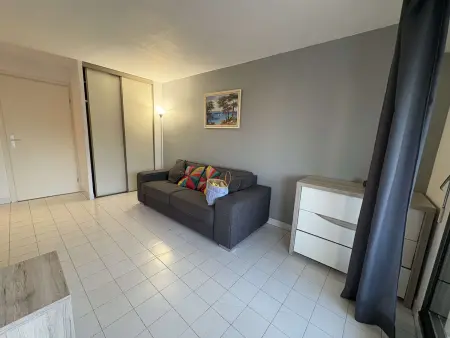 Studio cabine 4 couchages à 200m de Port Fréjus : photo 4
