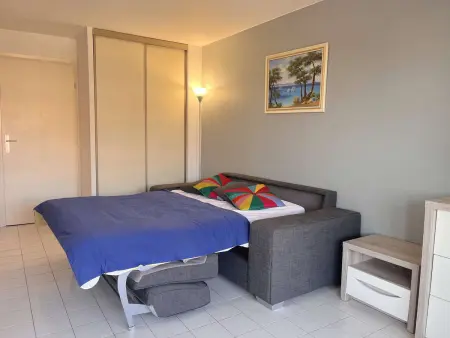 Studio cabine 4 couchages à 200m de Port Fréjus : photo 7