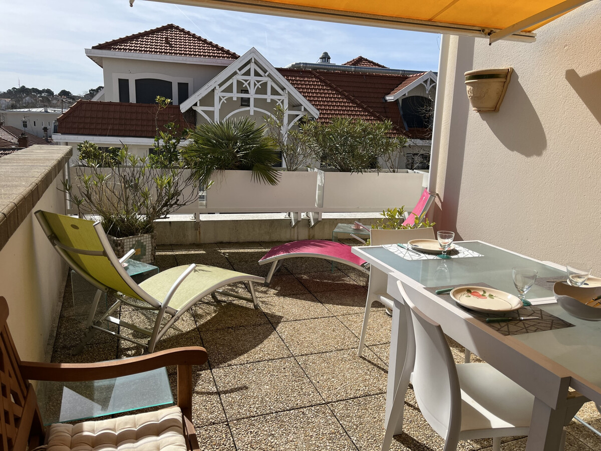 T3 centre Arcachon, terrasse sud, parking et ménage - Photo 15