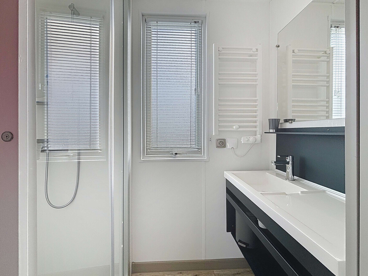 Mobil-home 2 ch, piscine chauffée à 200 m de la plage - Photo 12