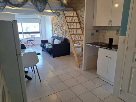 Studio Mezzanine pour 4 à Marseillan avec Parking Privé, TV et Cuisine Équipée - Photo 2