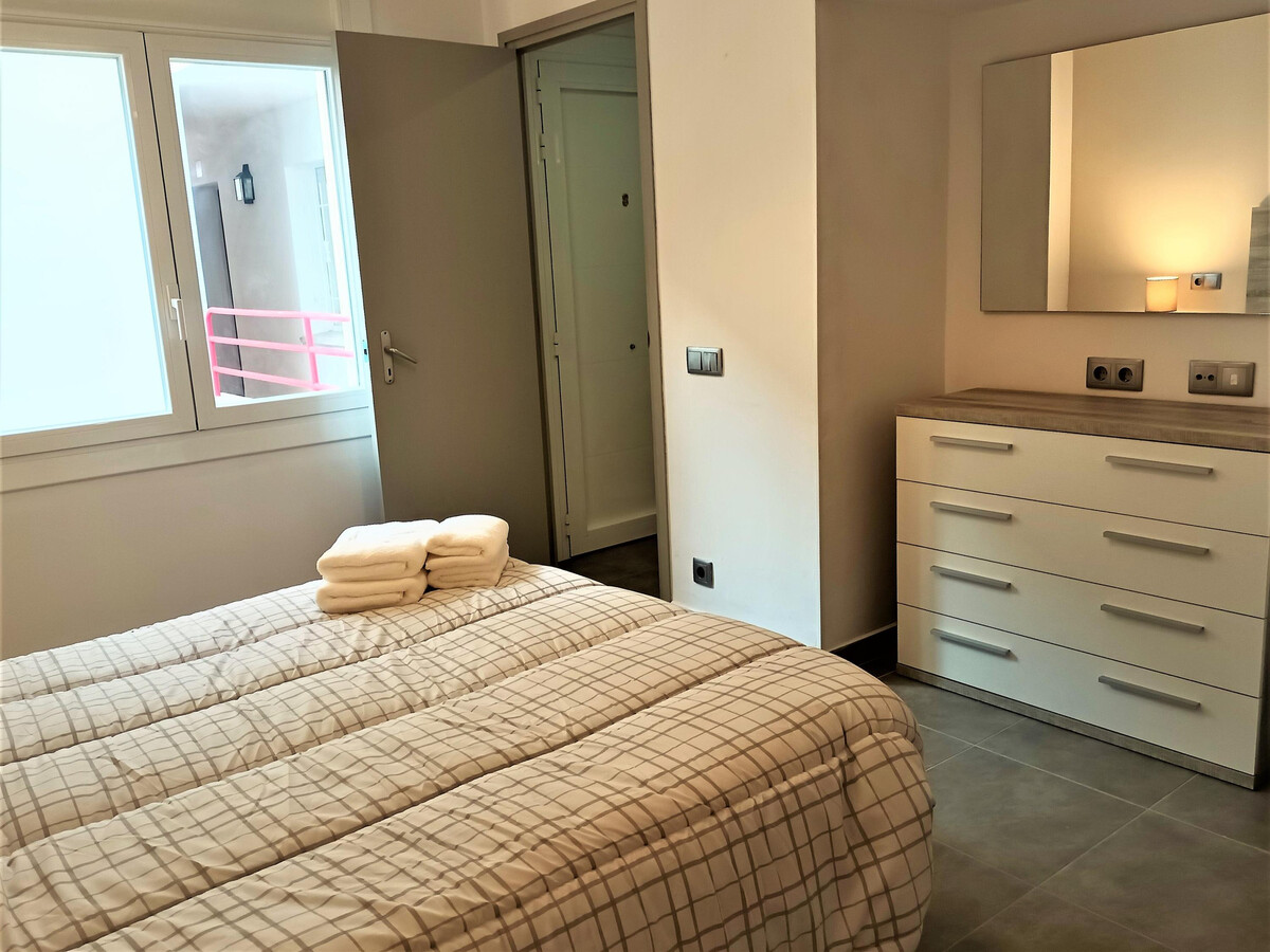 Appartement central Roses, plage à 50m, clim, terrasse - Photo 12