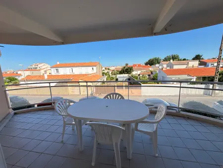 Appartement 2 étoiles avec piscine à La Chaume : photo 2