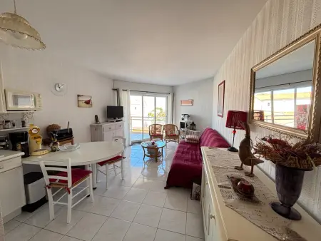 Appartement 2 étoiles avec piscine à La Chaume : photo 4