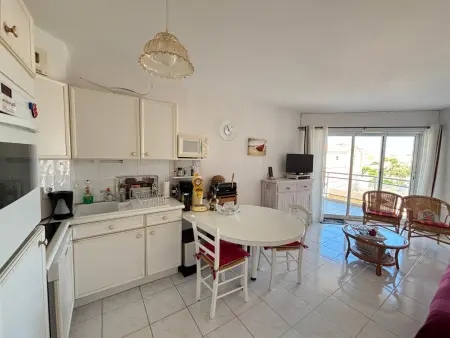 Appartement 2 étoiles avec piscine à La Chaume : photo 12