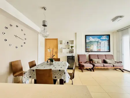 Appartement face à la mer à Roses, 2 chambres, terrasse 15 m² : photo 5