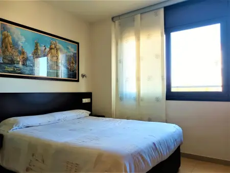 Appartement face à la mer à Roses, 2 chambres, terrasse 15 m² : photo 18