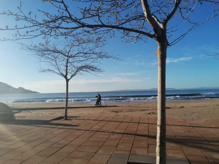 Appartement face à la mer à Roses, 2 chambres, terrasse 15 m² : photo 27