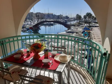 Location appartement à Fréjus, Appartement 2 pièces avec terrasse et parking, proche thalassothérapie