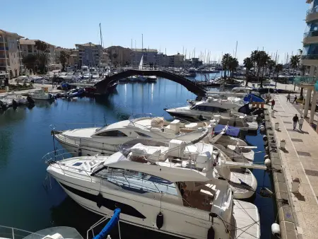 Appartement vue mer et port à Fréjus, terrasse et parking : photo 2