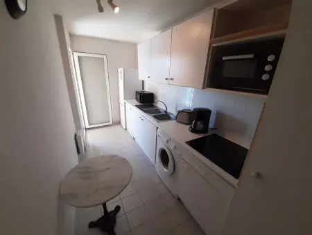 Appartement vue mer et port à Fréjus, terrasse et parking : photo 7