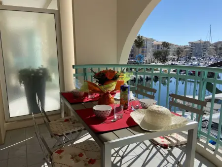 Appartement vue mer et port à Fréjus, terrasse et parking : photo 12