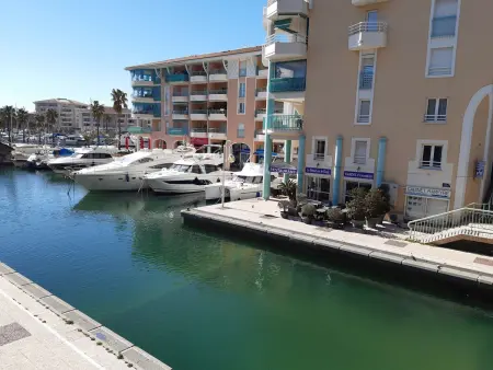 Appartement vue mer et port à Fréjus, terrasse et parking : photo 15