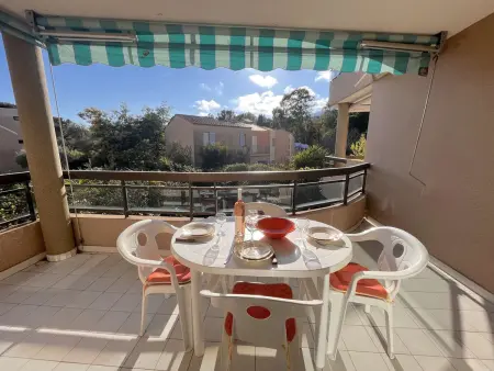 Location appartement à Cavalaire sur Mer, Charmant T2 avec terrasse à 200m des plages - Cavalaire-sur-Mer