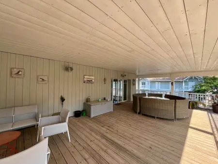 T4 dernière étage, terrasse 60 m² et piscine : photo 15