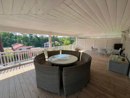 T4 dernière étage, terrasse 60 m² et piscine : photo 17