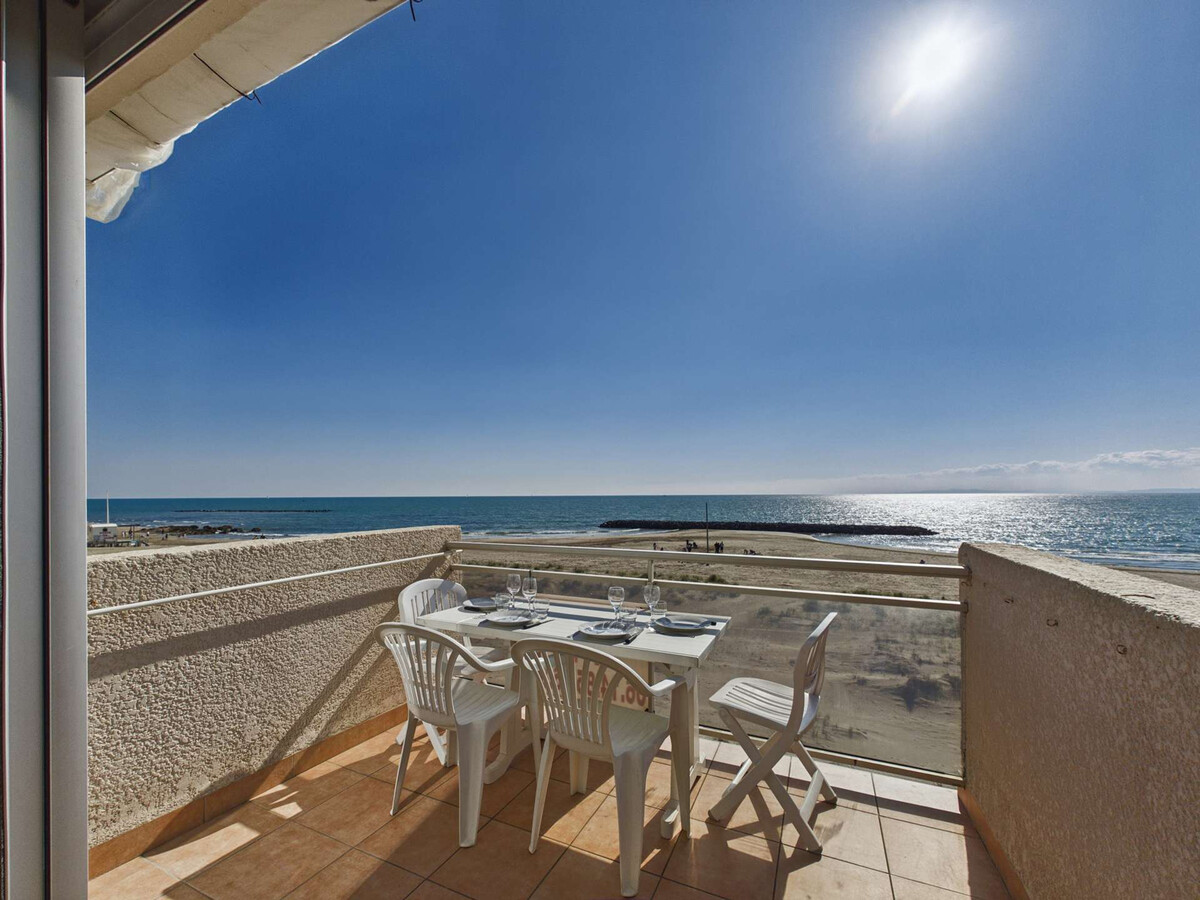 Studio cabine pieds dans l'eau au Grau d'Agde avec terrasse - Photo 1