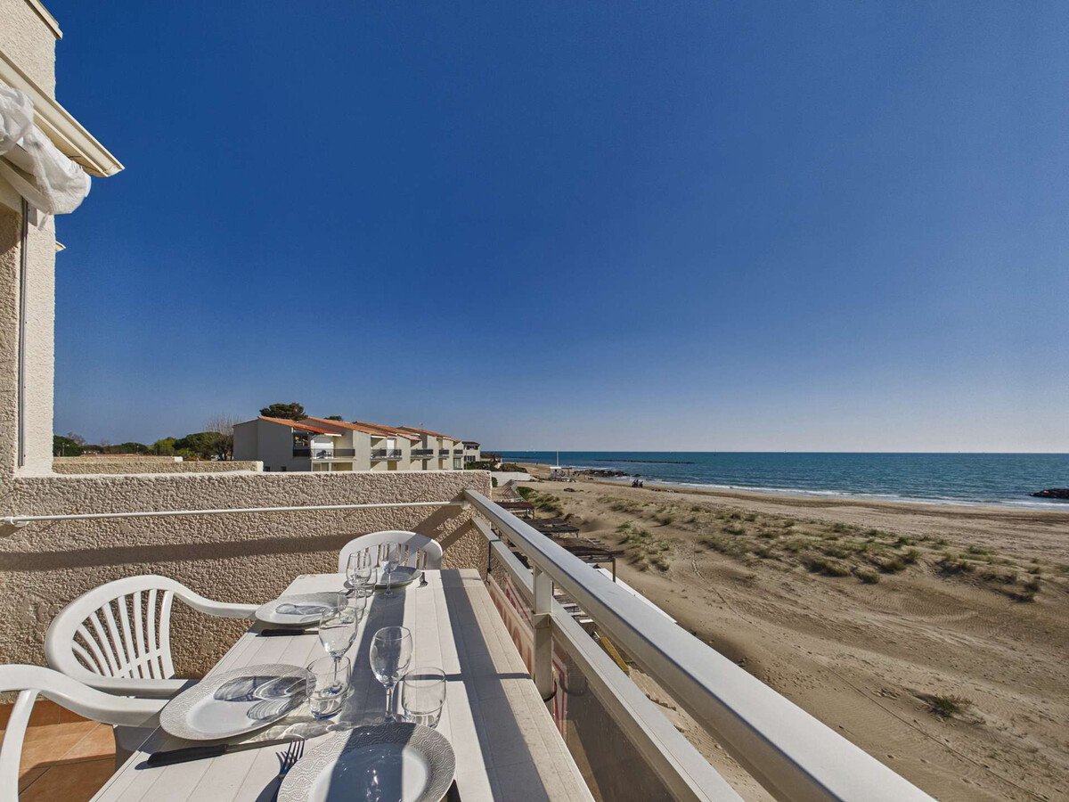Studio cabine pieds dans l'eau au Grau d'Agde avec terrasse - Photo 4