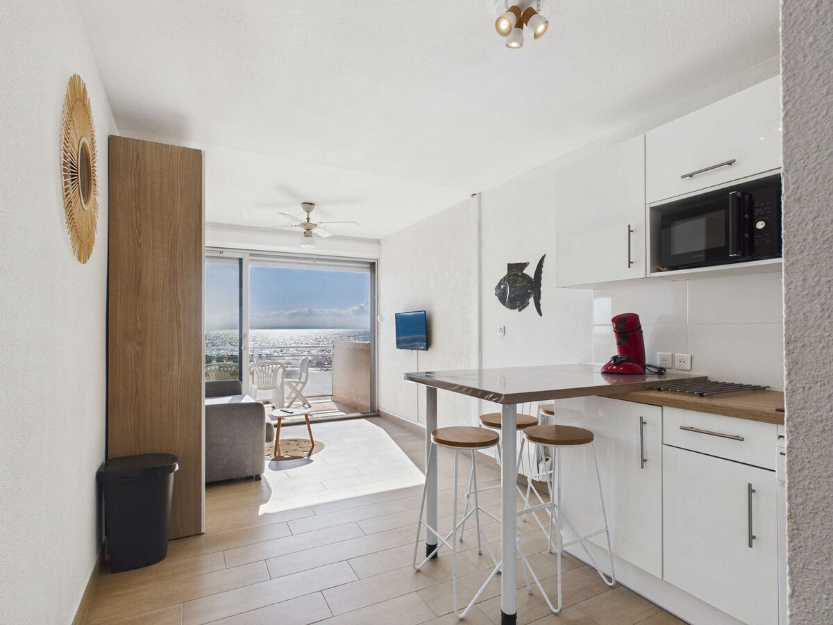 Studio cabine pieds dans l'eau au Grau d'Agde avec terrasse - Photo 12