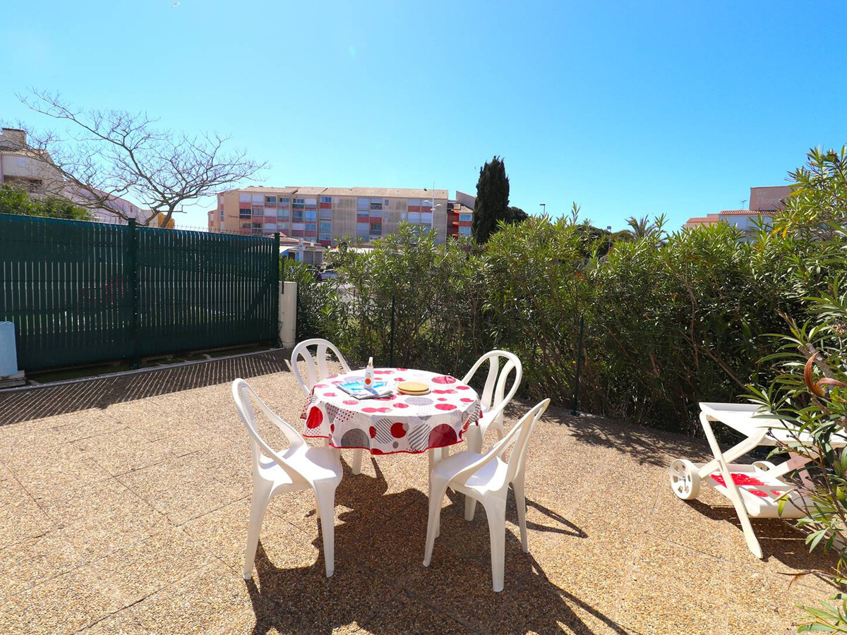 T2 climatisé terrasse 33m², piscine, plage à pied - Photo 2
