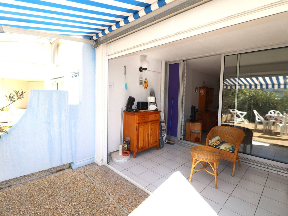 T2 climatisé terrasse 33m², piscine, plage à pied - Photo 4