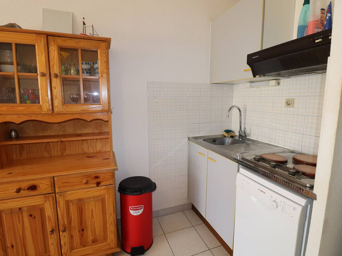 T2 climatisé terrasse 33m², piscine, plage à pied - Photo 6