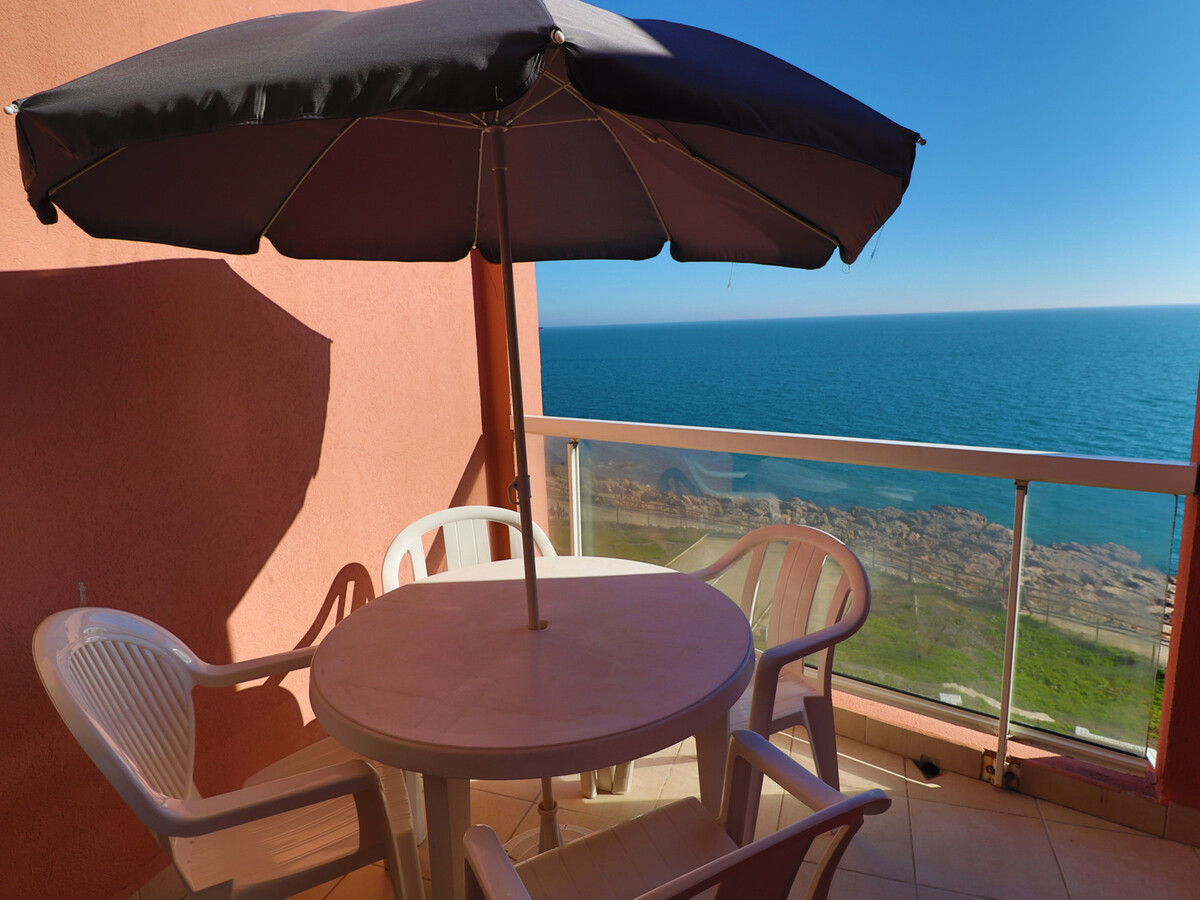 Studio cabine front de mer avec terrasse à Sète - Photo 1