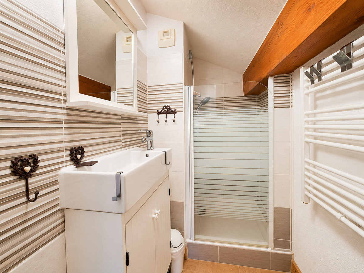 Appartement 3 pièces skis aux pieds avec piscine - Photo 10