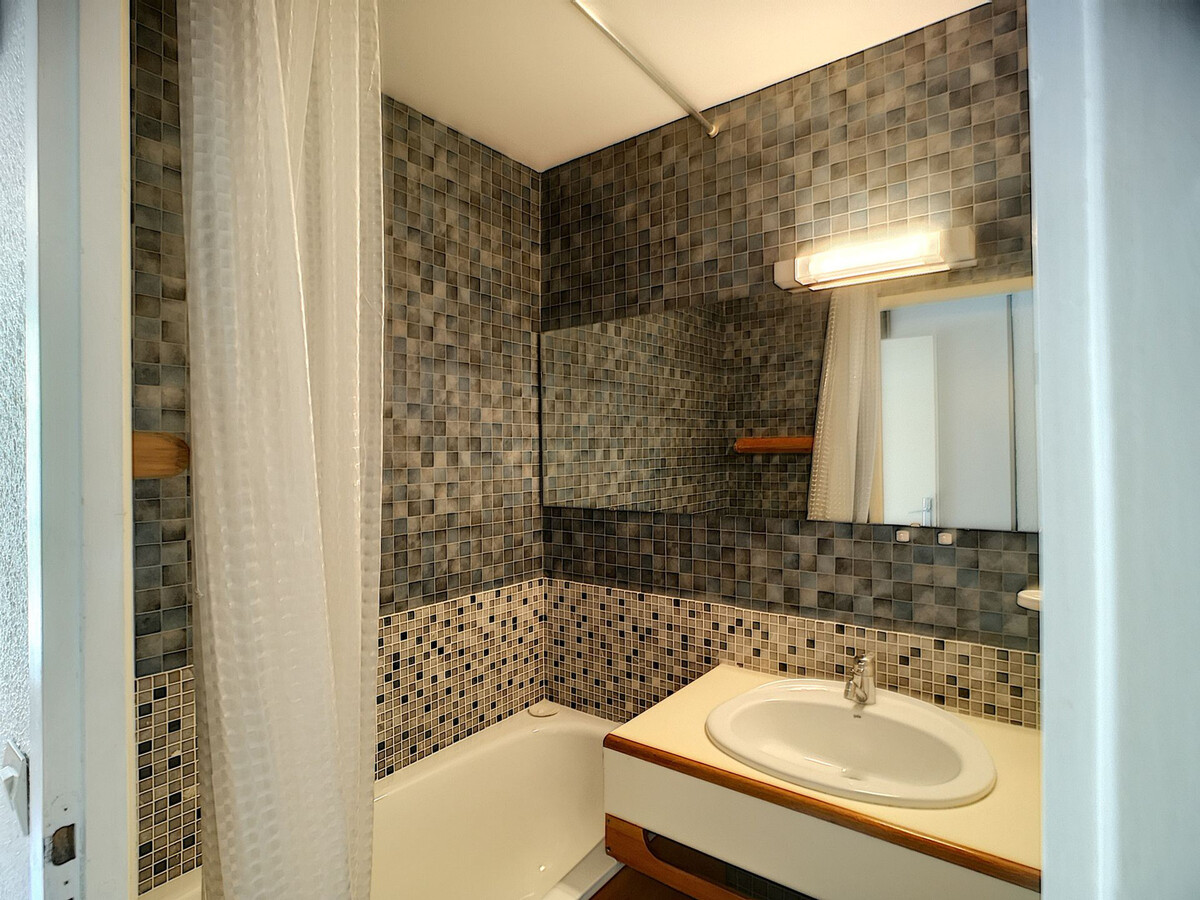 Studio cabine 4 pers aux pieds des pistes aux Menuires - Photo 9