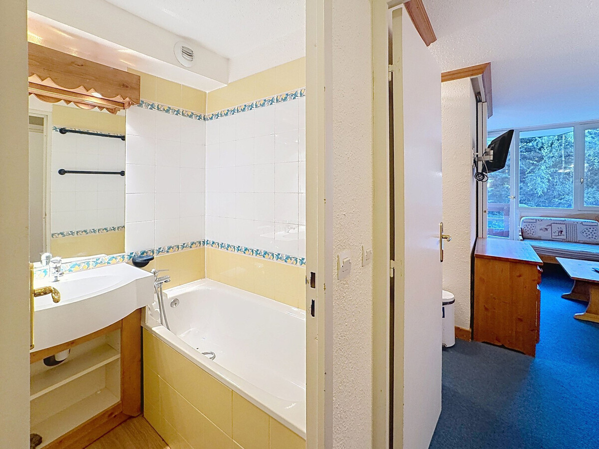 2 pièces cabine 6 pers. ski aux pieds, balcon sud - Photo 9