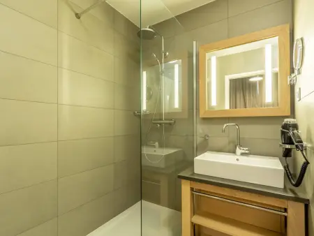 Duplex 4 chambres, piscine et spa aux Arcs 1800 : photo 15