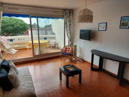 Location appartement à Le Grau du Roi, Appartement T2 avec piscine et parking, 6 personnes