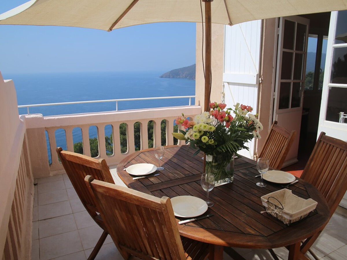 T3 75m² avec accès privé aux calanques à Cavalaire - Photo 1